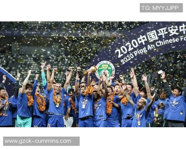 上海足球队的转型之路全景揭秘从低谷到冠军的奋斗历程与未来展望