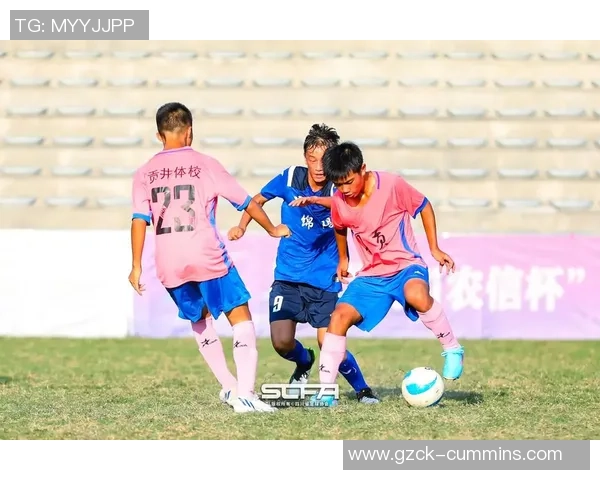 足球短裤骚的魅力与时尚潮流如何引领运动服饰新风尚